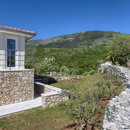 Villa Prisunac Villa *